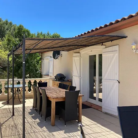 Villa In Montbrun With Pool & Vineyard Views, Cleaning Included Vila *